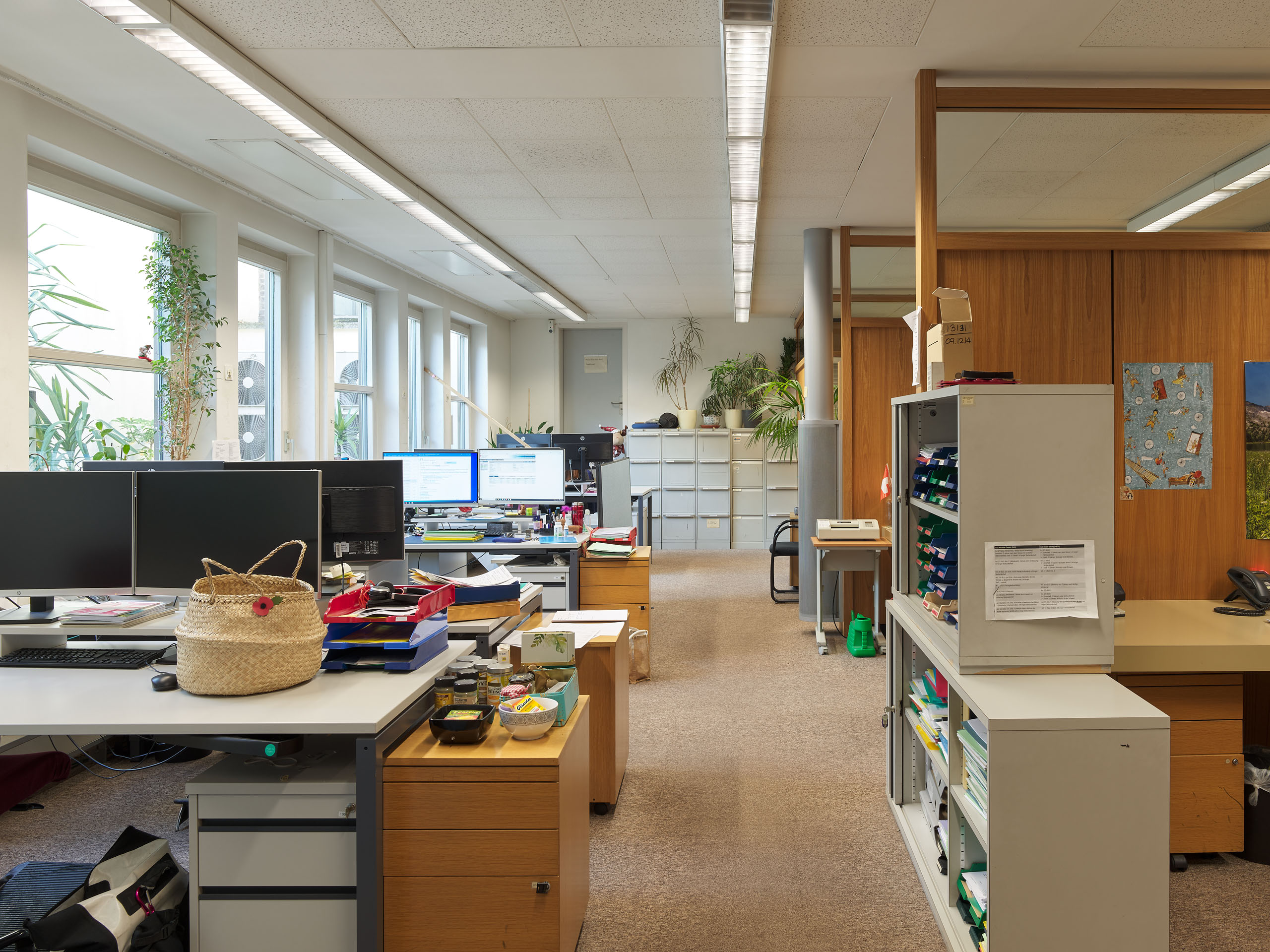 Ahp0008 embassy 004905 J2560